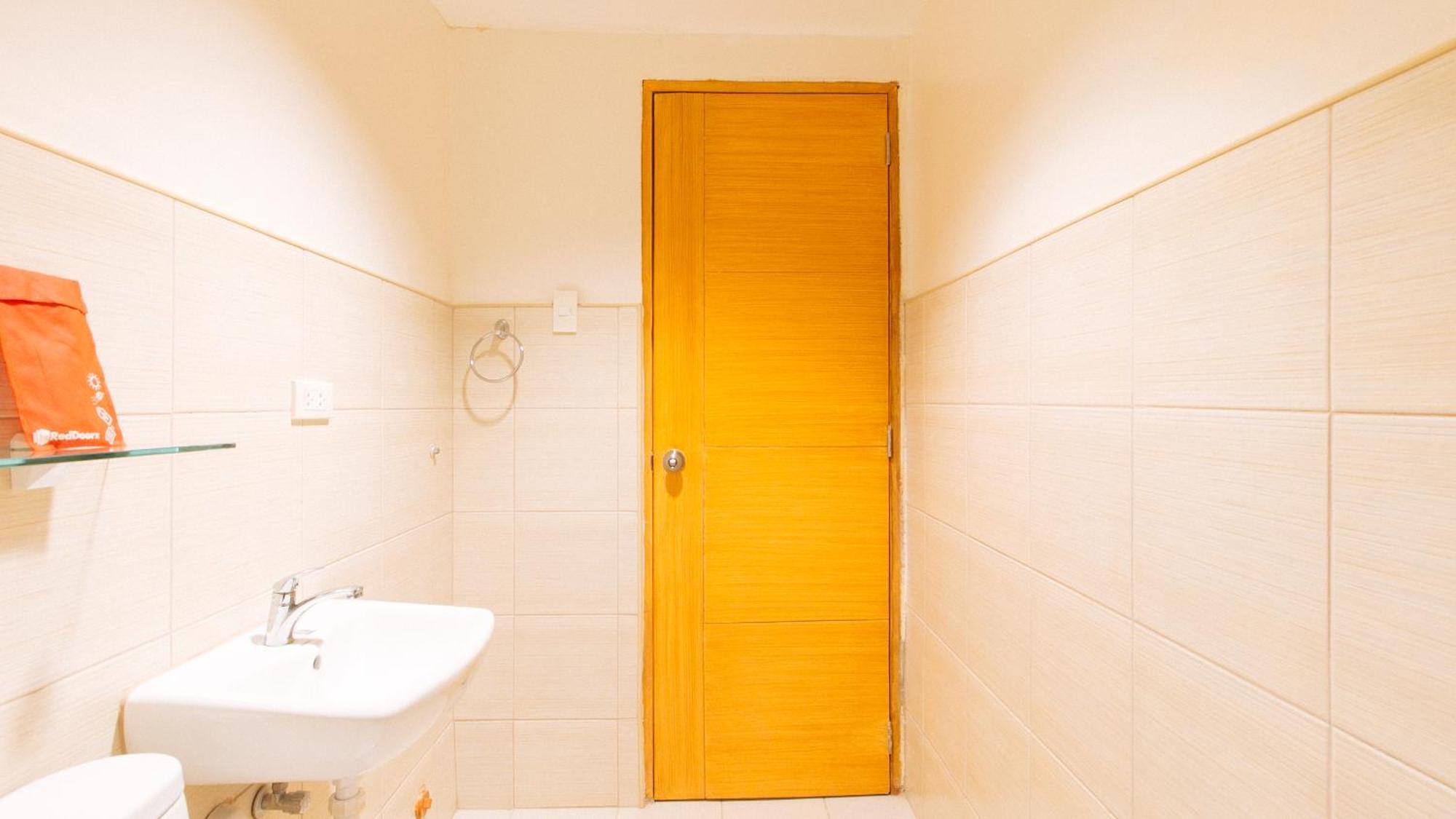 Reddoorz Plus At Alpina Heights Paranaque Paranaque City Exterior foto